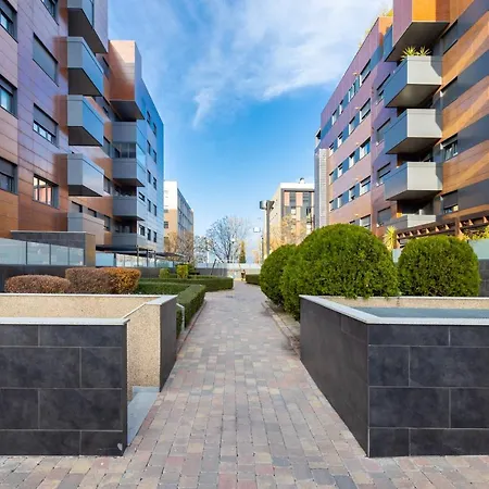 Apartamento Cris Ii,emir 1-piscina Gym & Parking, Parque De Las Ciencias *